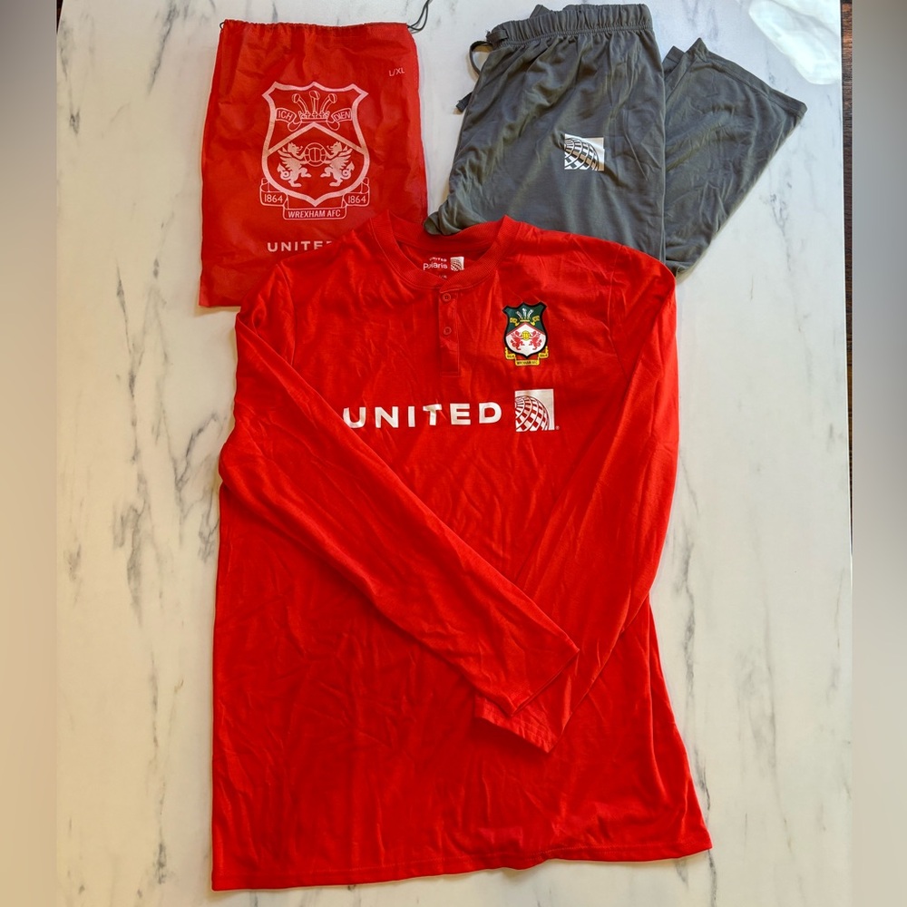 BUSINESS CLASS WREXHAM UNISEX PAJAMAS